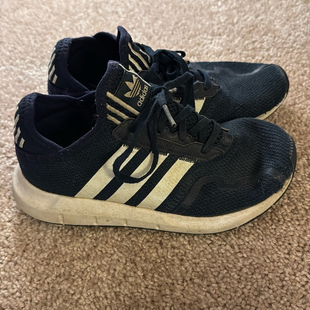 Boys Size 3 Adidas Sneakers